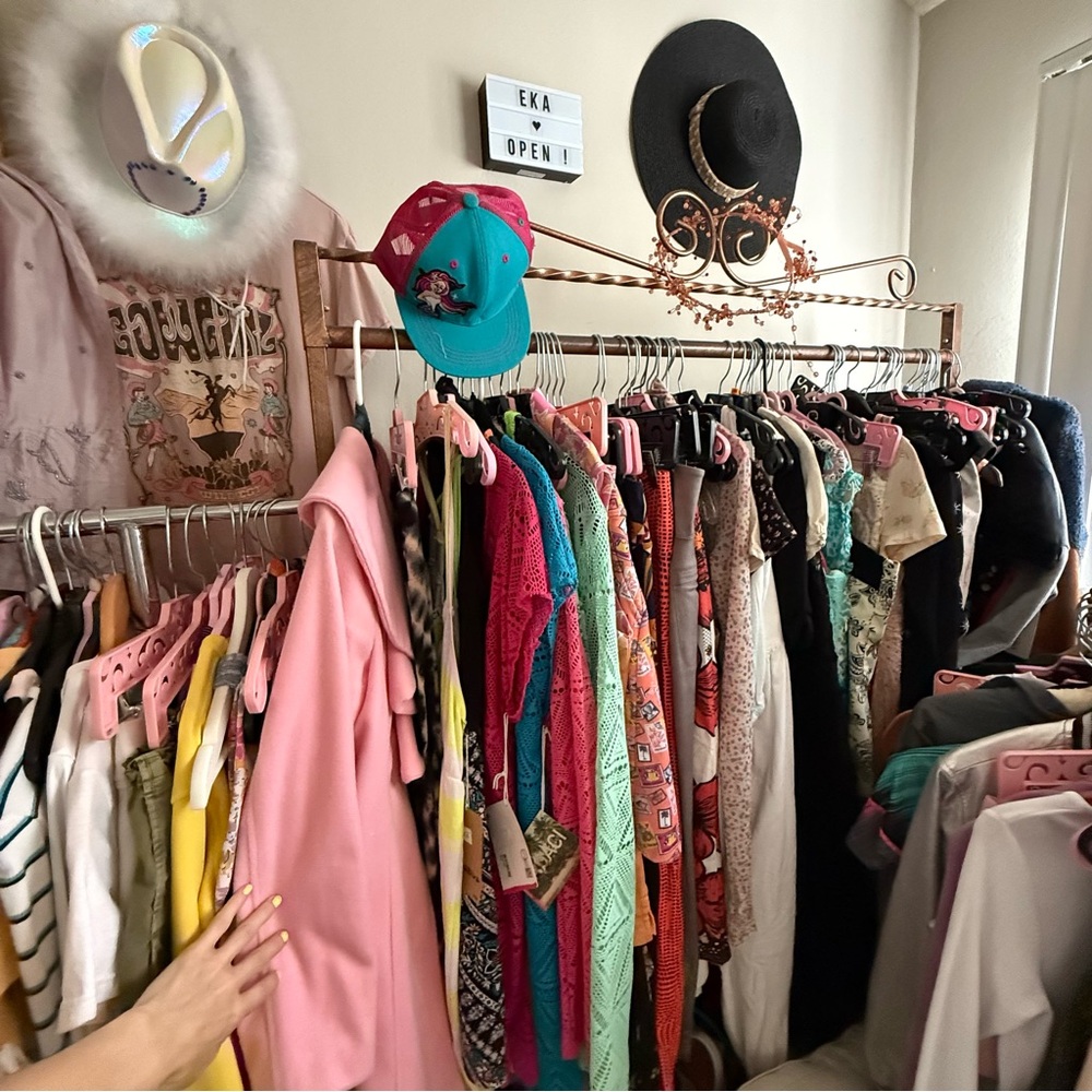 $3 Start~Thx❣️~Instagrams: Charitylane_Poshmark & eka_erikakellyapparel ⭐️ - Picture 15 of 16